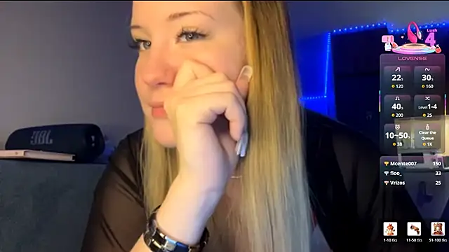 Snapshot of PandaFluff chatting on January 5, 2026, 5:27 pm PandaFluff online show from January 5, 2026, 5:27 pm