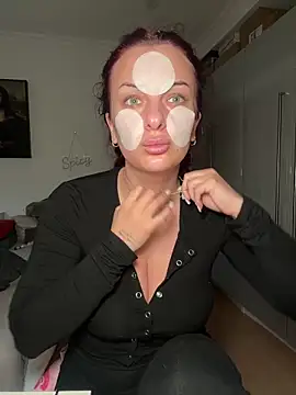 OliviaaFischer online show from February 13, 2026, 2:46 pm