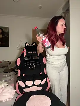 OliviaaFischer online show from April 10, 2026, 7:40 pm