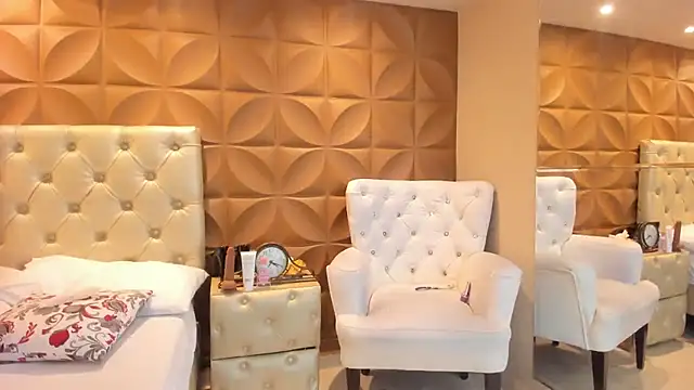 Snapshot of BarbaraCortez chatting on November 13, 2025, 8:19 pm BarbaraCortez online show from November 13, 2025, 8:19 pm