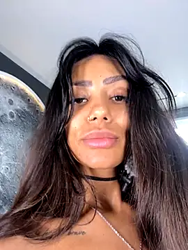 Sarajames online show from November 15, 2025, 2:13 pm