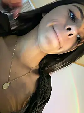 Snapshot of LilybethGray chatting on July 8, 2026, 7:29 pm LilybethGray online show from July 8, 2026, 7:29 pm