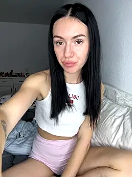 karrr  aaa online show from November 12, 2025, 9:25 pm