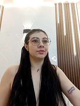 Snapshot of CarolinaMejia chatting on September 24, 2025, 1:58 pm CarolinaMejia online show from September 24, 2025, 1:58 pm