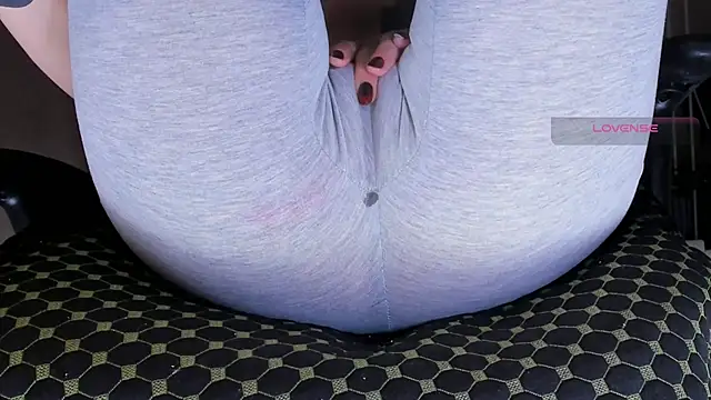 Cameltoe squirt inPants online show from December 21, 2025, 7:04 am