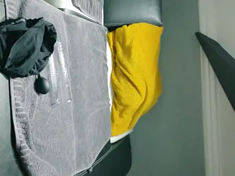 slavic boy 39 online show from December 5, 2025, 6:37 pm