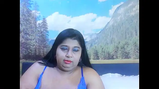 Snapshot of indianhoney694u chatting on April 13, 2026, 5:13 am indianhoney694u online show from April 13, 2026, 5:13 am