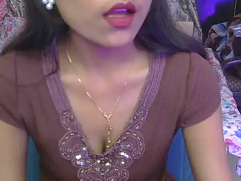hoty-priya online show from March 20, 2026, 4:39 am