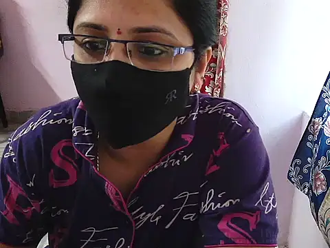 Snapshot of jannu6482 chatting on November 27, 2025, 7:32 am jannu6482 online show from November 27, 2025, 7:32 am