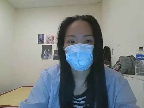 candy00009 online show from April 7, 2026, 11:32 am