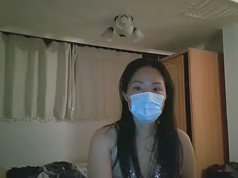 candy00009 online show from April 15, 2026, 12:12 pm