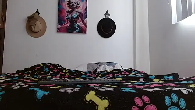 Crystal Star  online show from March 9, 2026, 12:42 pm