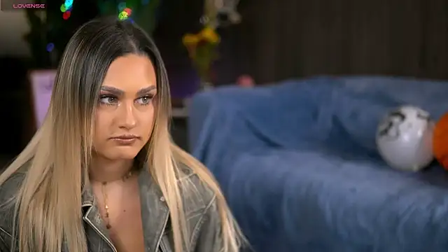 KayaAzur online show from October 31, 2025, 5:41 am