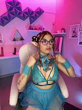 dreamleah  online show from February 21, 2026, 10:11 pm