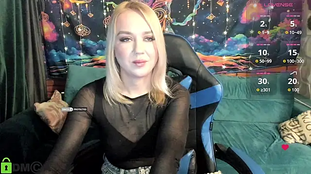 CrystalGirl99 online show from February 19, 2026, 8:10 am