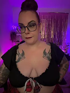 Snapshot of Miss_Lucifer6 chatting on July 18, 2026, 8:34 pm Miss Lucifer6 online show from July 18, 2026, 8:34 pm