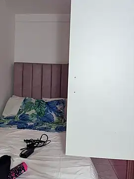 alehia cute online show from April 23, 2026, 11:51 pm