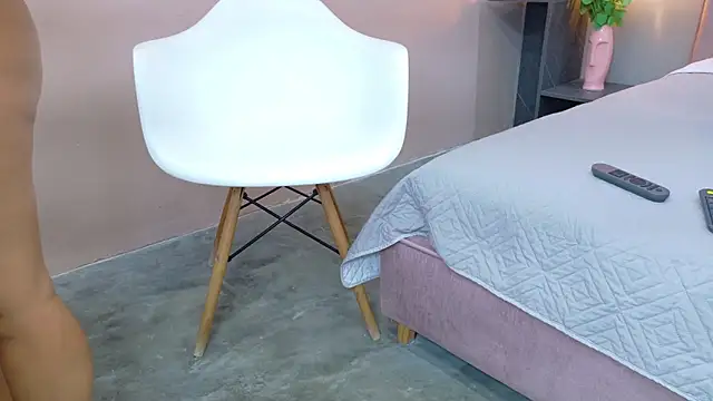 Camila Hill  online show from February 19, 2026, 2:13 pm