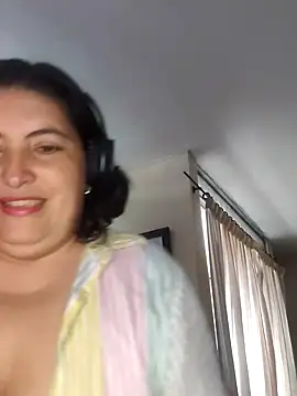 lina maria99 online show from September 26, 2025, 7:18 pm