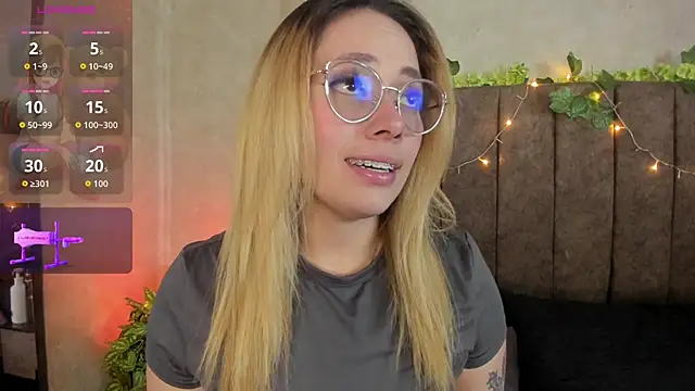 LanaMills  online show from March 16, 2026, 5:44 am