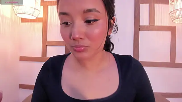 HannahMontgomery online show from September 12, 2025, 4:18 pm