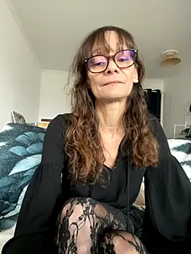 Chris06d22xh online show from November 23, 2025, 3:23 pm