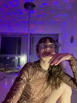 Chris06d22xh online show from April 16, 2026, 7:36 pm