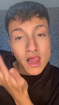 Milan Bach online show from April 18, 2026, 5:33 am