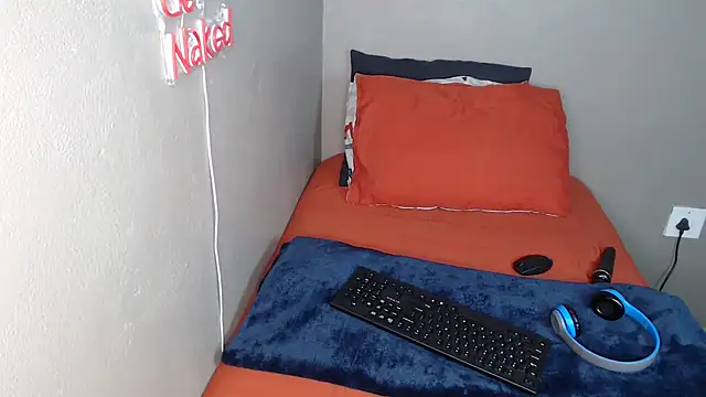 Lunalee online show from November 21, 2025, 11:47 pm