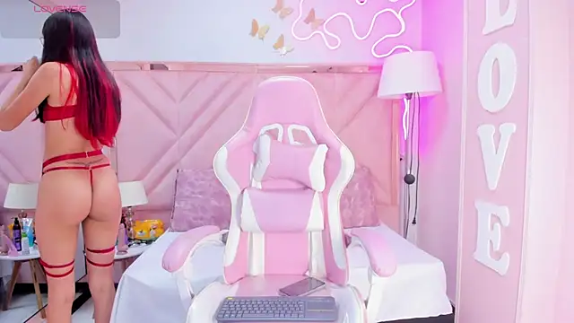 Aria Joness  online show from October 6, 2025, 12:57 pm