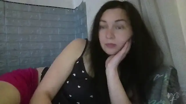 DanaNeon online show from May 3, 2026, 11:27 am