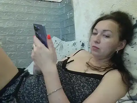 DanaNeon online show from June 30, 2026, 8:04 am