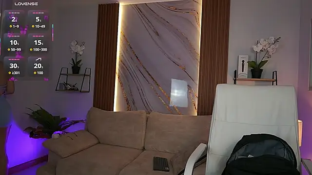 MilaCrave online show from November 14, 2025, 11:53 am