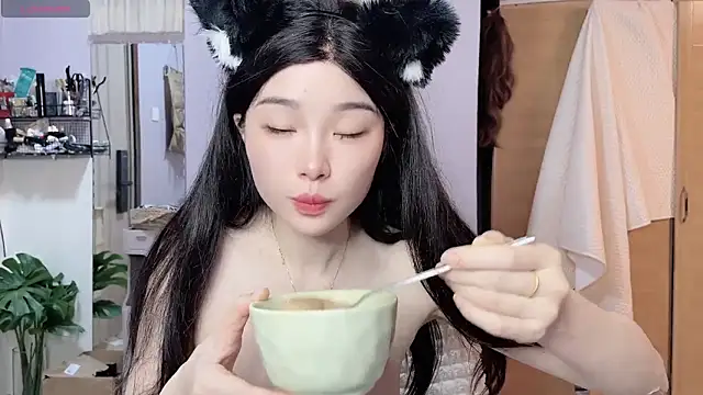 Y2Luvk online show from February 7, 2026, 6:55 pm