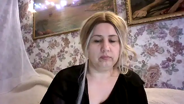 LustyyX online show from April 18, 2026, 4:11 pm