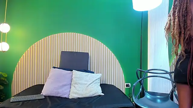 Snapshot of halleylorens chatting on December 2, 2025, 7:20 pm halleylorens online show from December 2, 2025, 7:20 pm