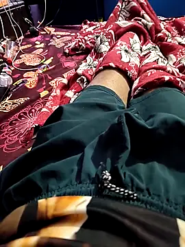 kuldeep12111 online show from April 30, 2026, 9:37 am