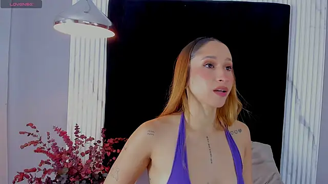 MONIK FOX CR online show from October 4, 2025, 7:56 pm