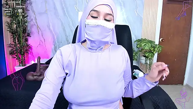 Snapshot of Hadarah_persa chatting on November 6, 2025, 10:43 pm Hadarah persa online show from November 6, 2025, 10:43 pm