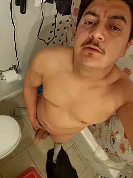 Snapshot of Biglou97 chatting on February 7, 2026, 11:52 pm Biglou97 online show from February 7, 2026, 11:52 pm