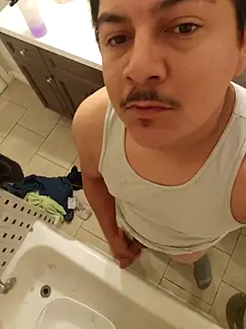 Snapshot of Biglou97 chatting on February 14, 2026, 12:57 pm Biglou97 online show from February 14, 2026, 12:57 pm