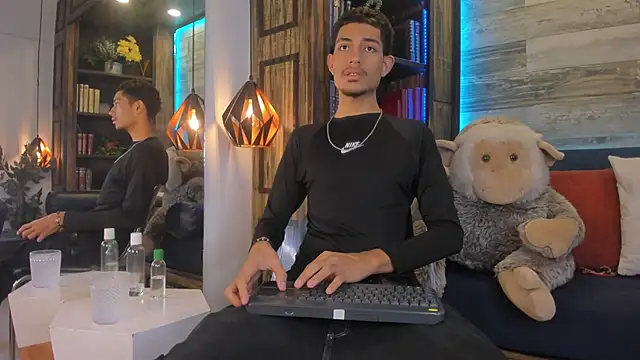 Adonis WB online show from November 15, 2025, 9:43 pm