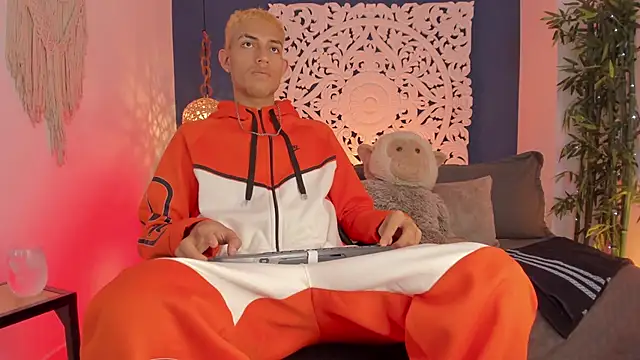 Adonis WB online show from January 17, 2026, 2:38 am