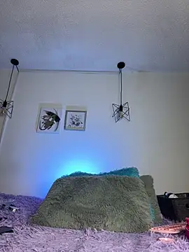 AlessiaSmith11 online show from April 2, 2026, 3:37 am