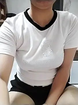 Snapshot of Mie_rose chatting on October 19, 2025, 1:39 am Mie rose online show from October 19, 2025, 1:39 am