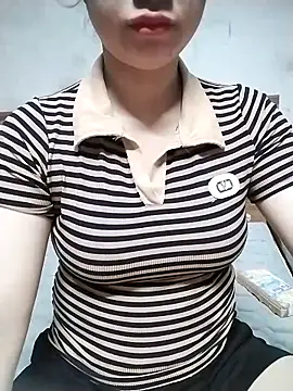 Snapshot of Mie_rose chatting on November 6, 2025, 1:45 pm Mie rose online show from November 6, 2025, 1:45 pm