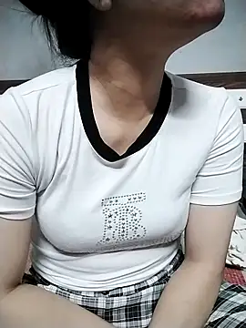 Snapshot of Mie_rose chatting on November 12, 2025, 1:11 pm Mie rose online show from November 12, 2025, 1:11 pm