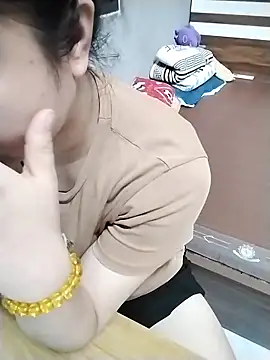 Mie rose online show from April 15, 2026, 2:18 am