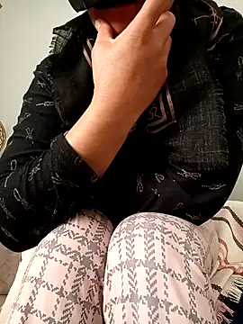 Snapshot of ezgi2545 chatting on November 21, 2025, 10:36 am ezgi2545 online show from November 21, 2025, 10:36 am