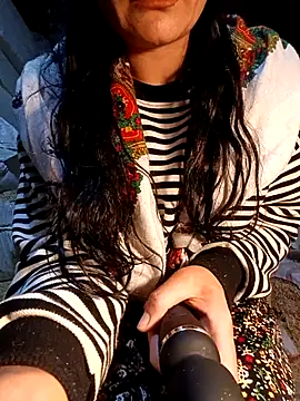 ezgi2545 online show from April 17, 2026, 10:35 pm